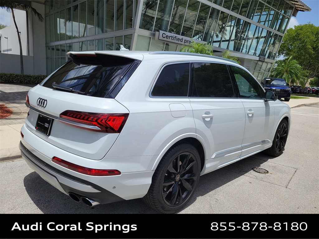 Thumbnail: 2023 Audi SQ7 - 8