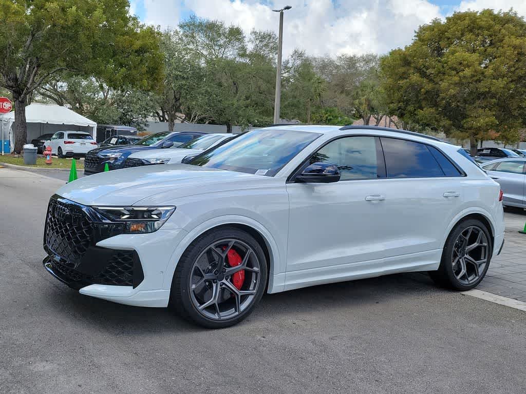 Thumbnail: 2026 Audi RS Q8 - 4