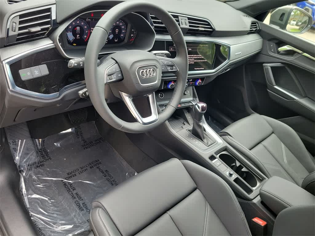 Thumbnail: 2025 Audi Q3 - 10