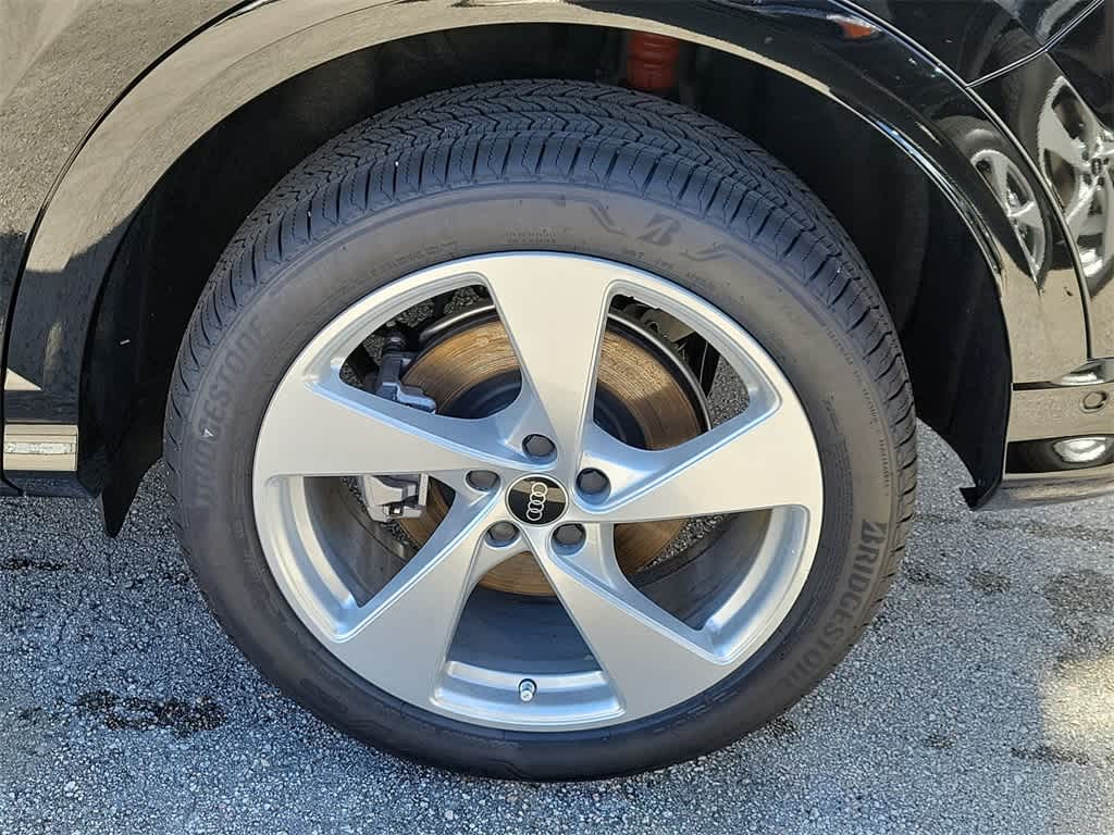 Thumbnail: 2025 Audi Q5 - 8