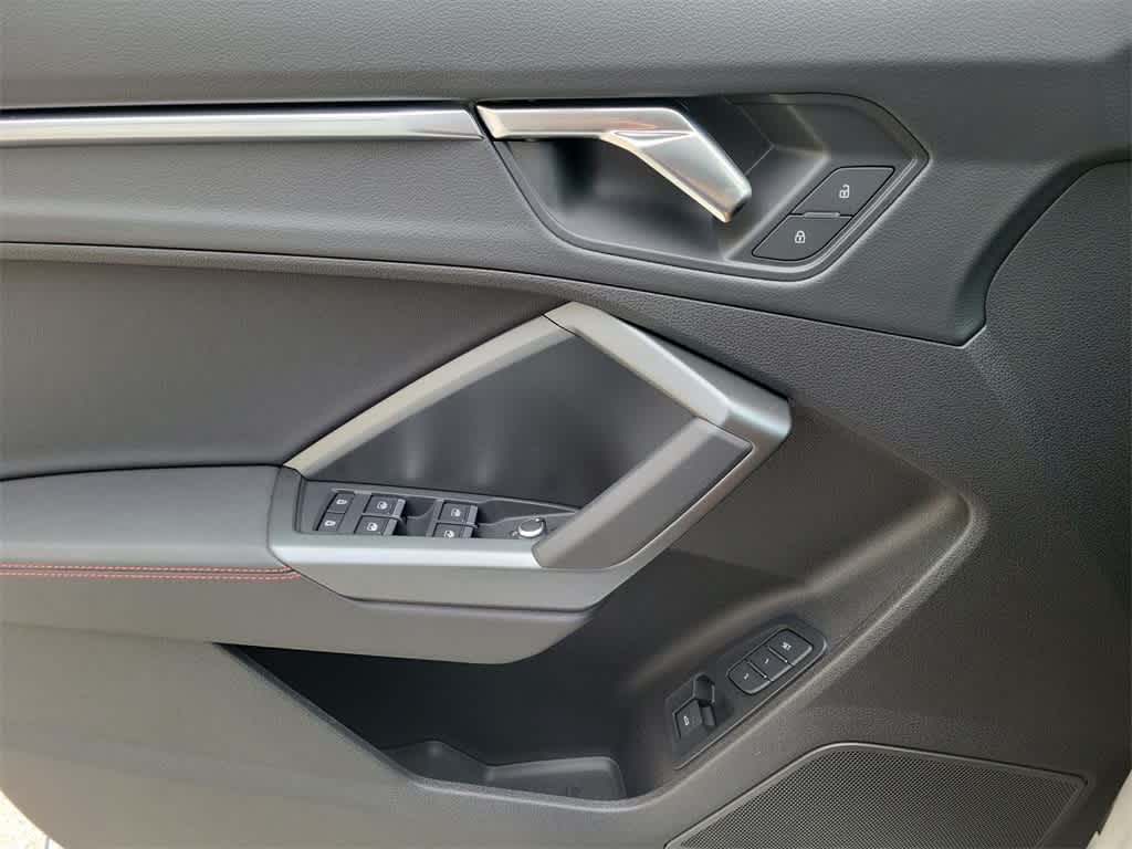 Thumbnail: 2025 Audi Q3 - 27