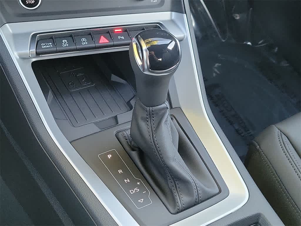 Thumbnail: 2025 Audi Q3 - 25