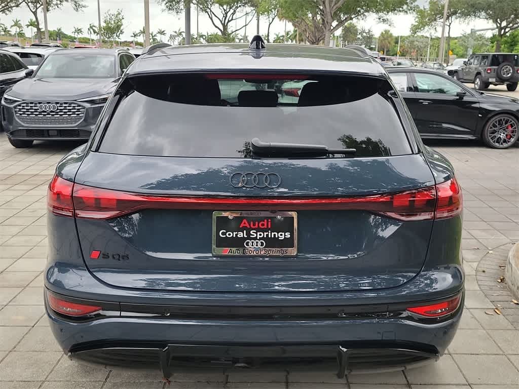 Thumbnail: 2025 Audi SQ6 e-tron - 7