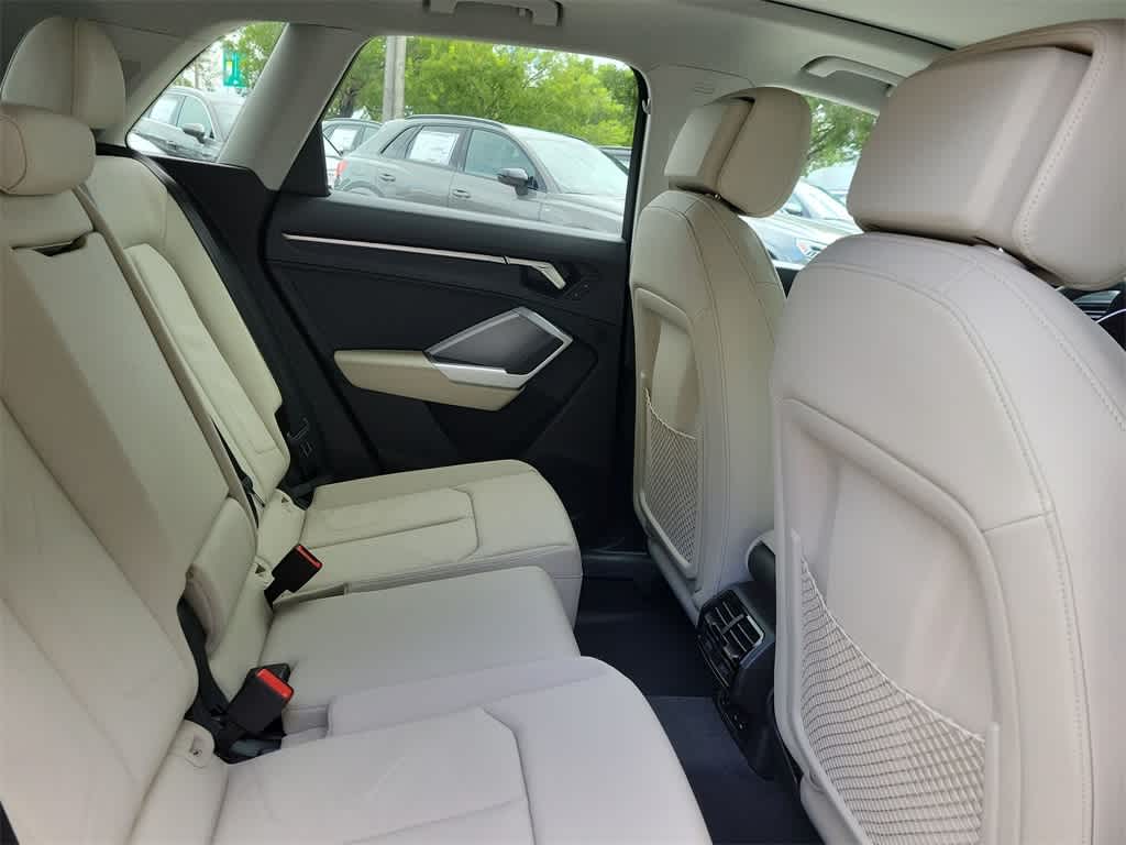 Thumbnail: 2025 Audi Q3 - 21