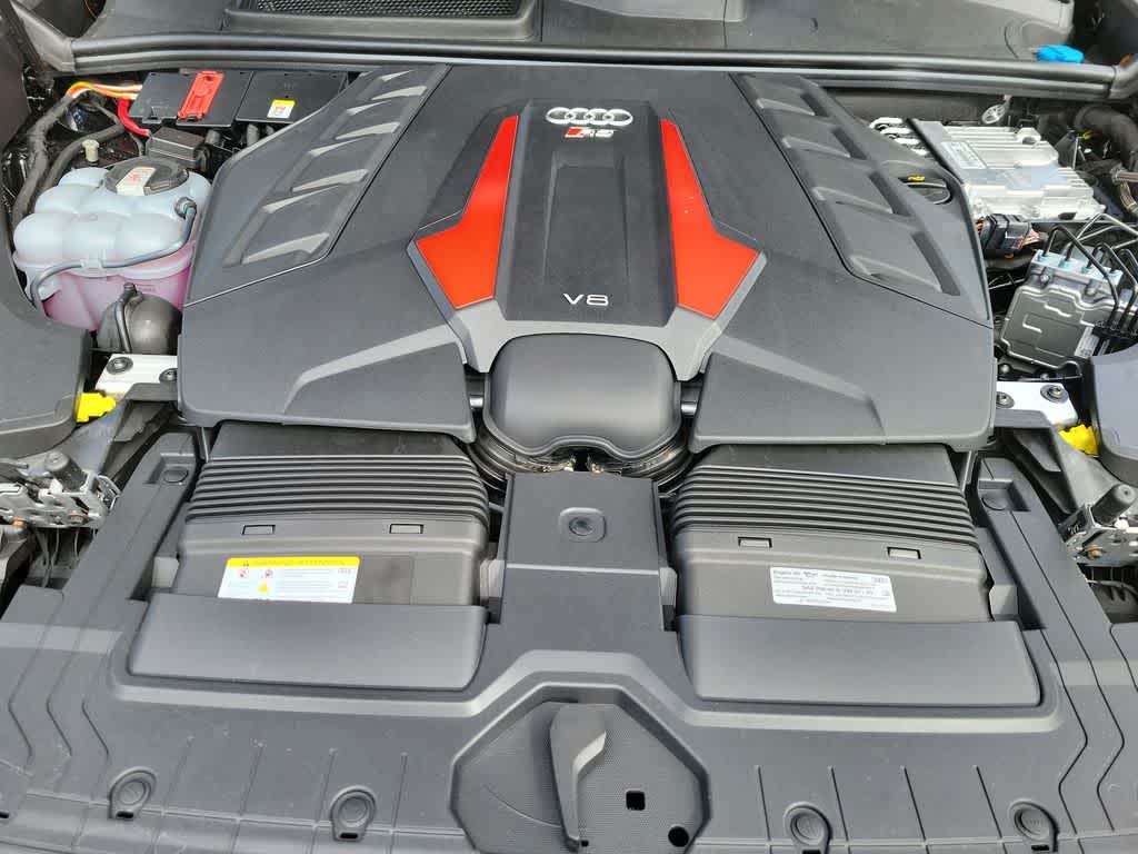 Thumbnail: 2026 Audi RS Q8 - 17