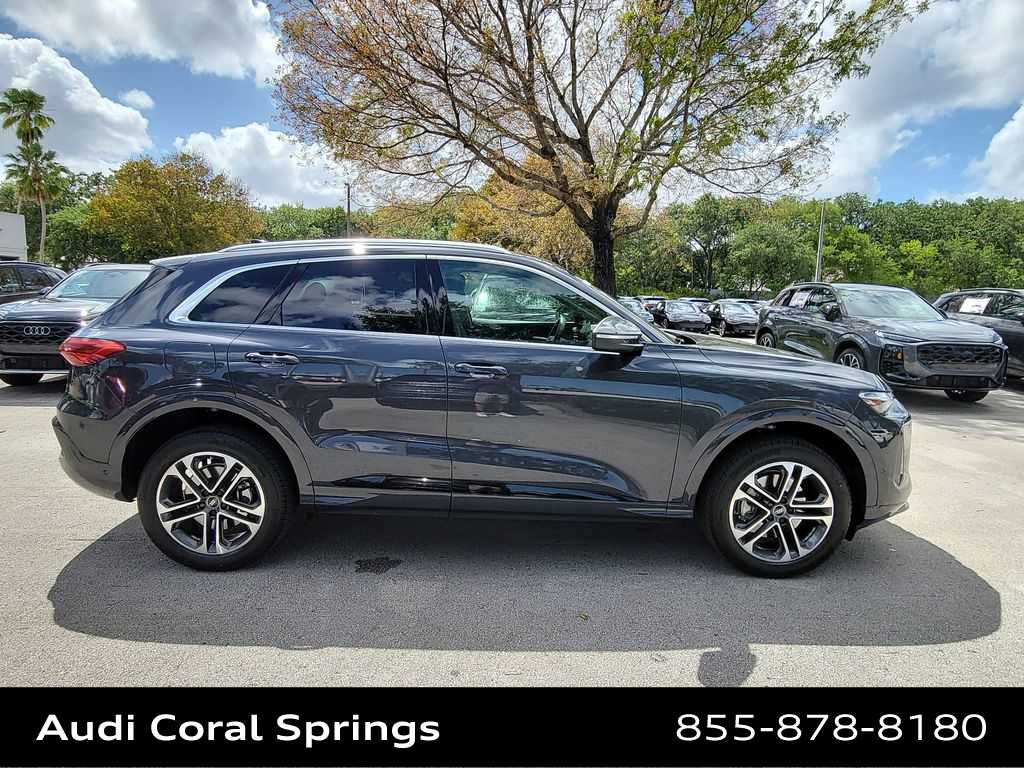 Thumbnail: 2025 Audi Q5 - 9