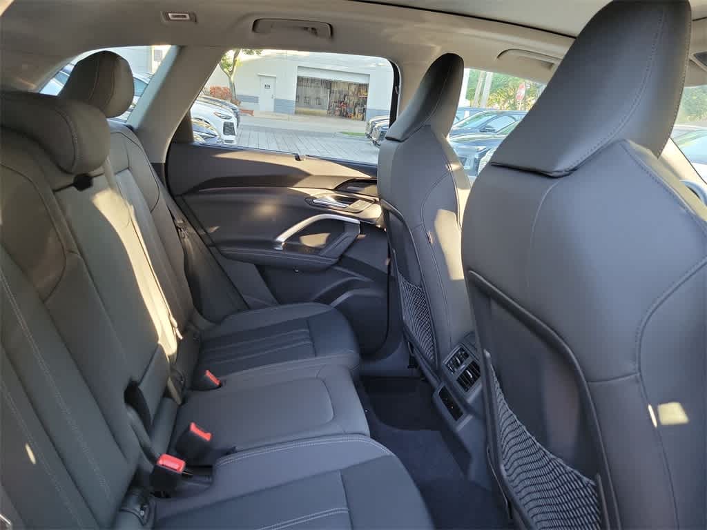 Thumbnail: 2025 Audi Q5 - 13