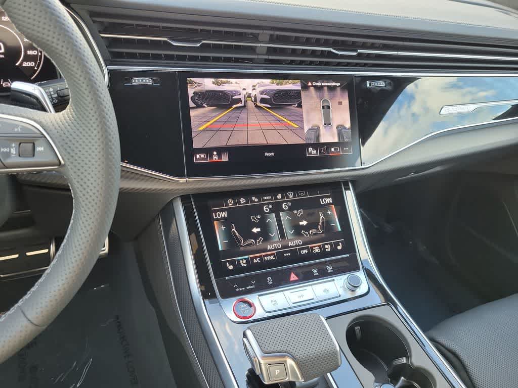 Thumbnail: 2026 Audi RS Q8 - 24