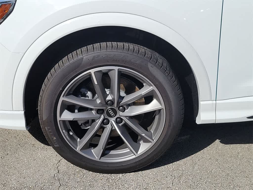 Thumbnail: 2025 Audi Q3 - 8