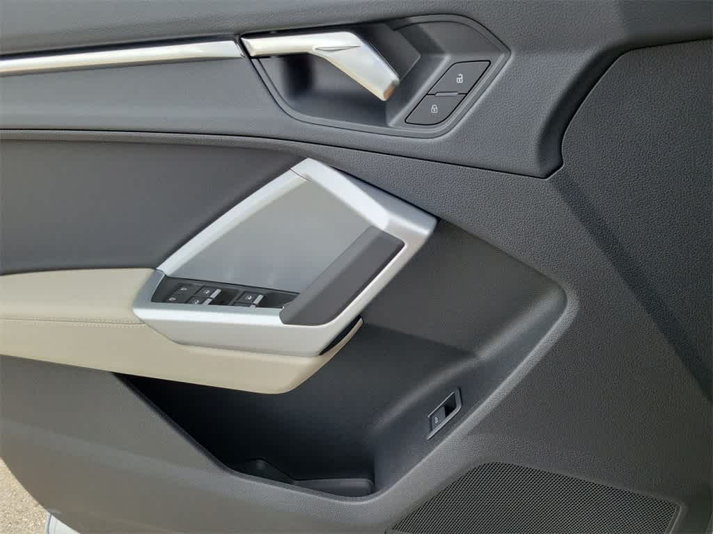 Thumbnail: 2025 Audi Q3 - 27