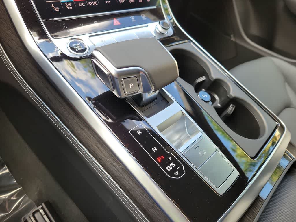 Thumbnail: 2026 Audi Q8 - 25