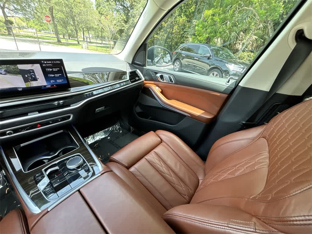 2023 BMW X7 xDrive40i 11