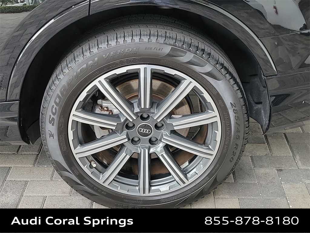 Thumbnail: 2023 Audi Q7 - 16