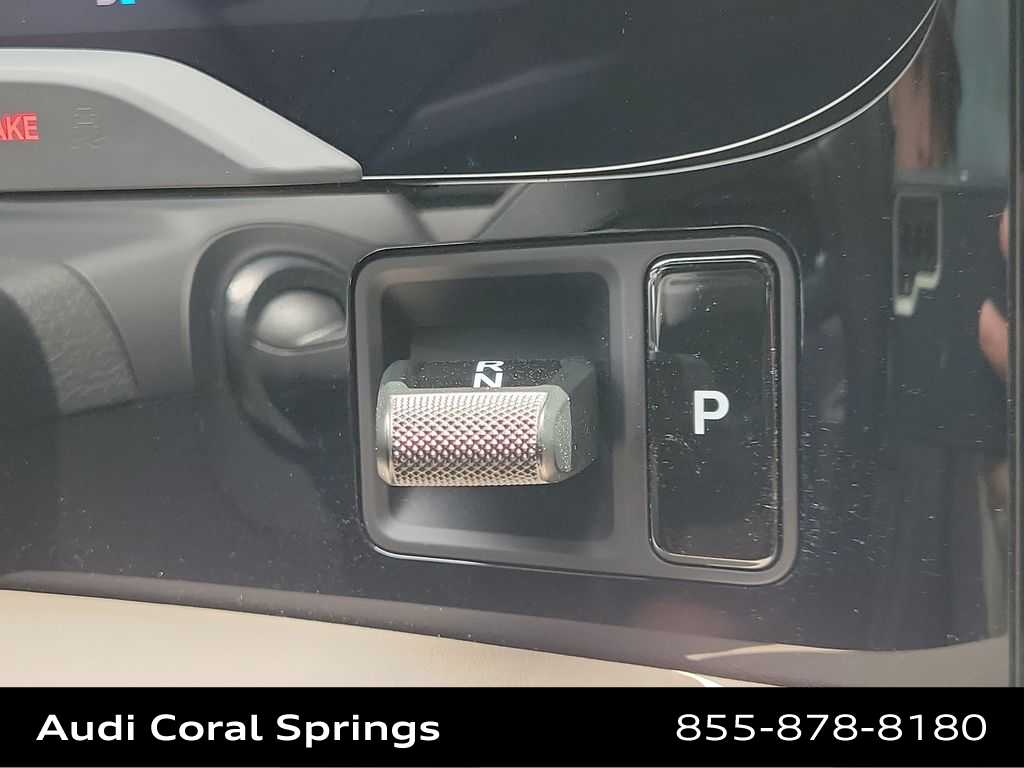 Thumbnail: 2023 Porsche Taycan - 25