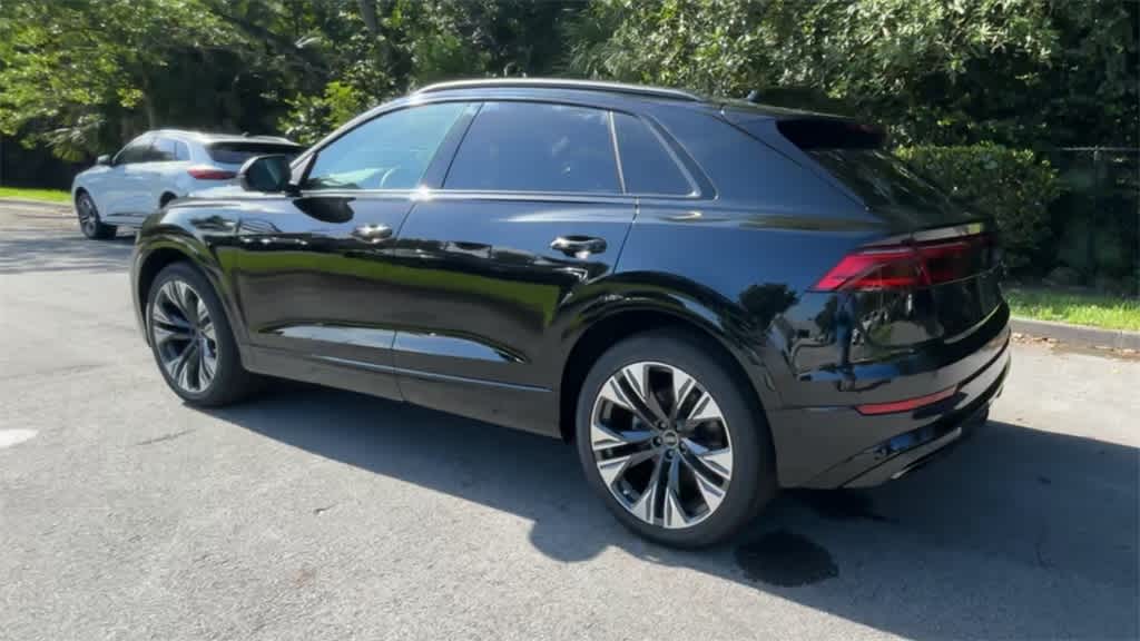 Thumbnail: 2025 Audi Q8 - 6