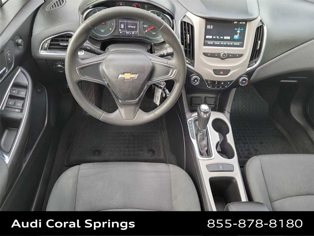 Thumbnail: 2018 Chevrolet Cruze - 10