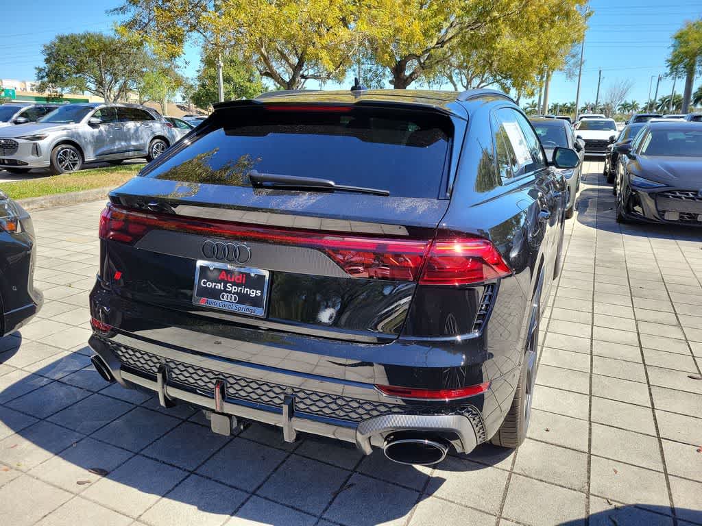 Thumbnail: 2026 Audi RS Q8 - 4