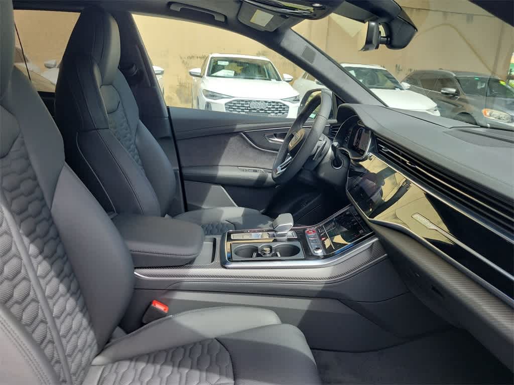 Thumbnail: 2025 Audi RS Q8 - 14