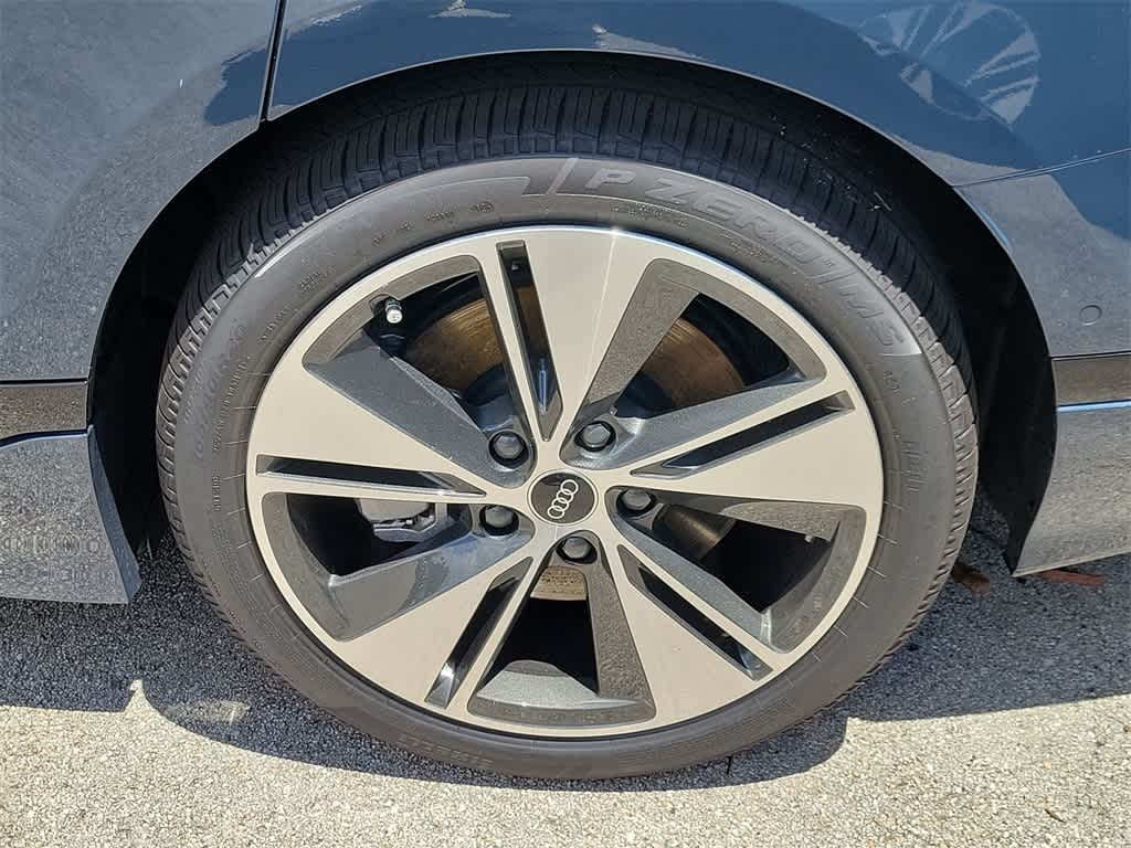 Thumbnail: 2025 Audi A8 - 8