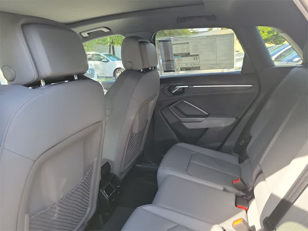 Thumbnail: 2025 Audi Q3 - 12