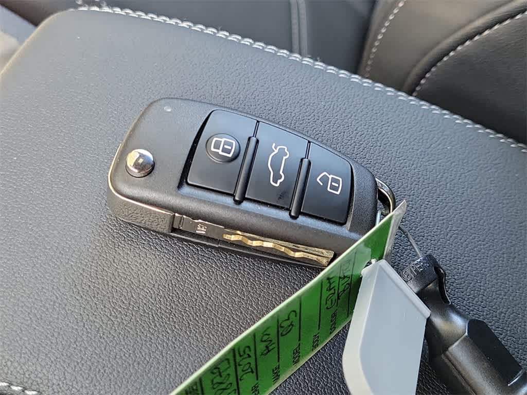 Thumbnail: 2025 Audi Q3 - 20