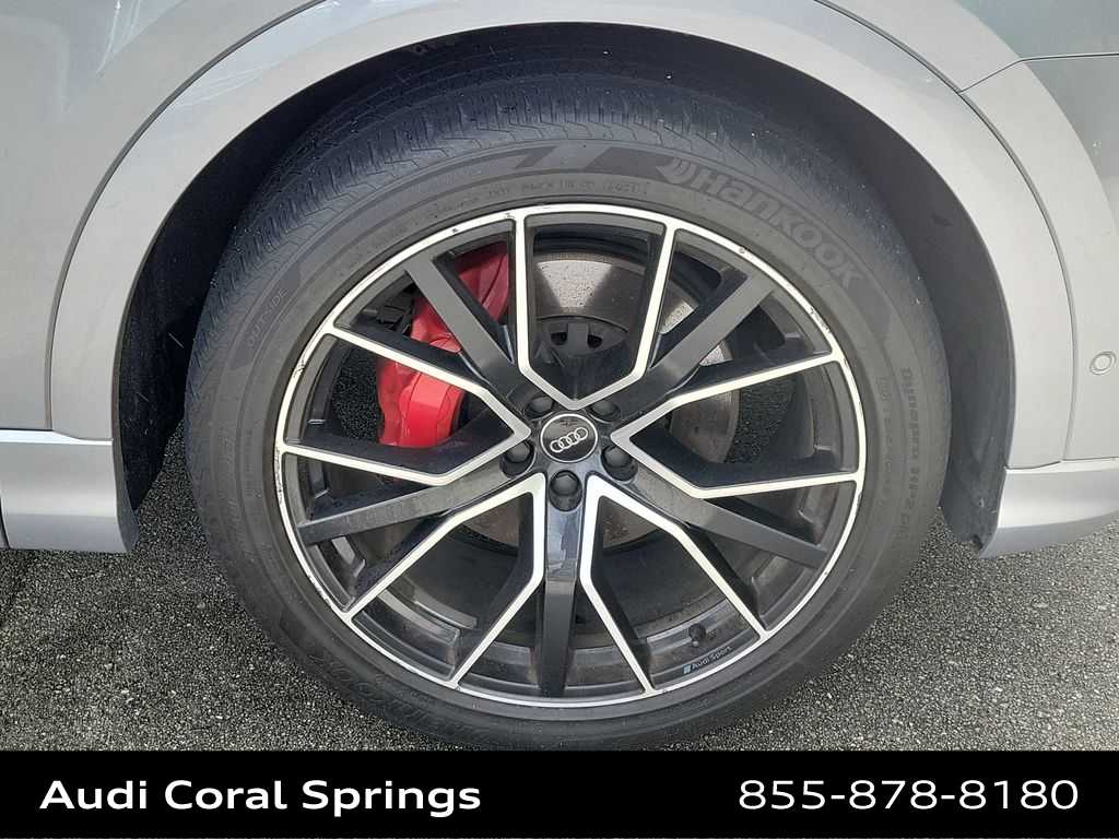 Thumbnail: 2021 Audi Q8 - 14