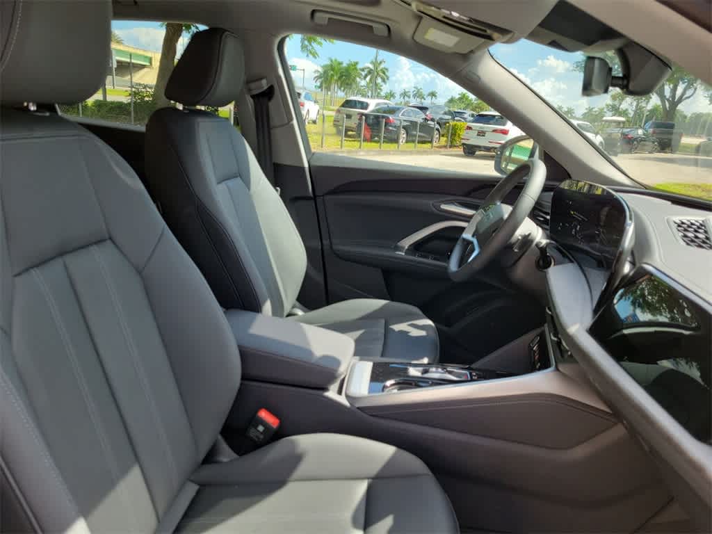 Thumbnail: 2025 Audi Q5 - 14