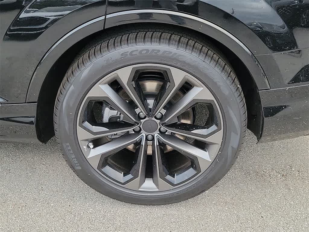 Thumbnail: 2026 Audi Q7 - 16