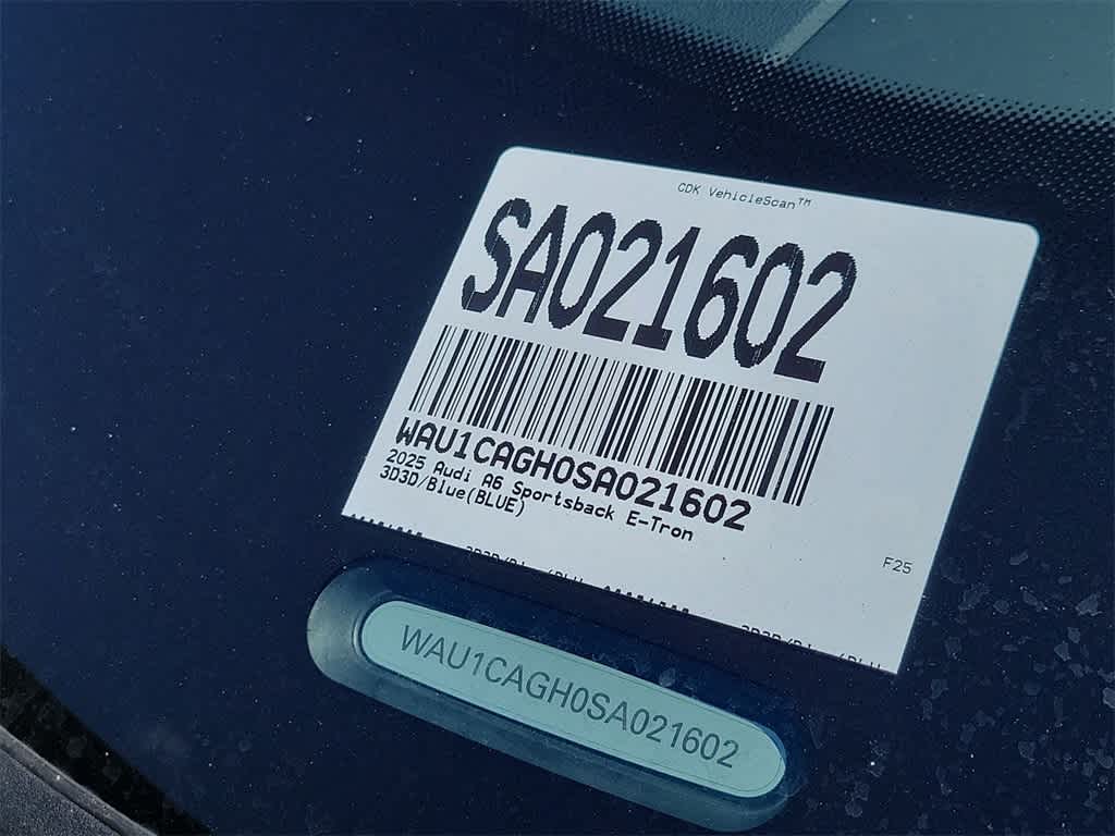 Thumbnail: 2025 Audi A8 - 21