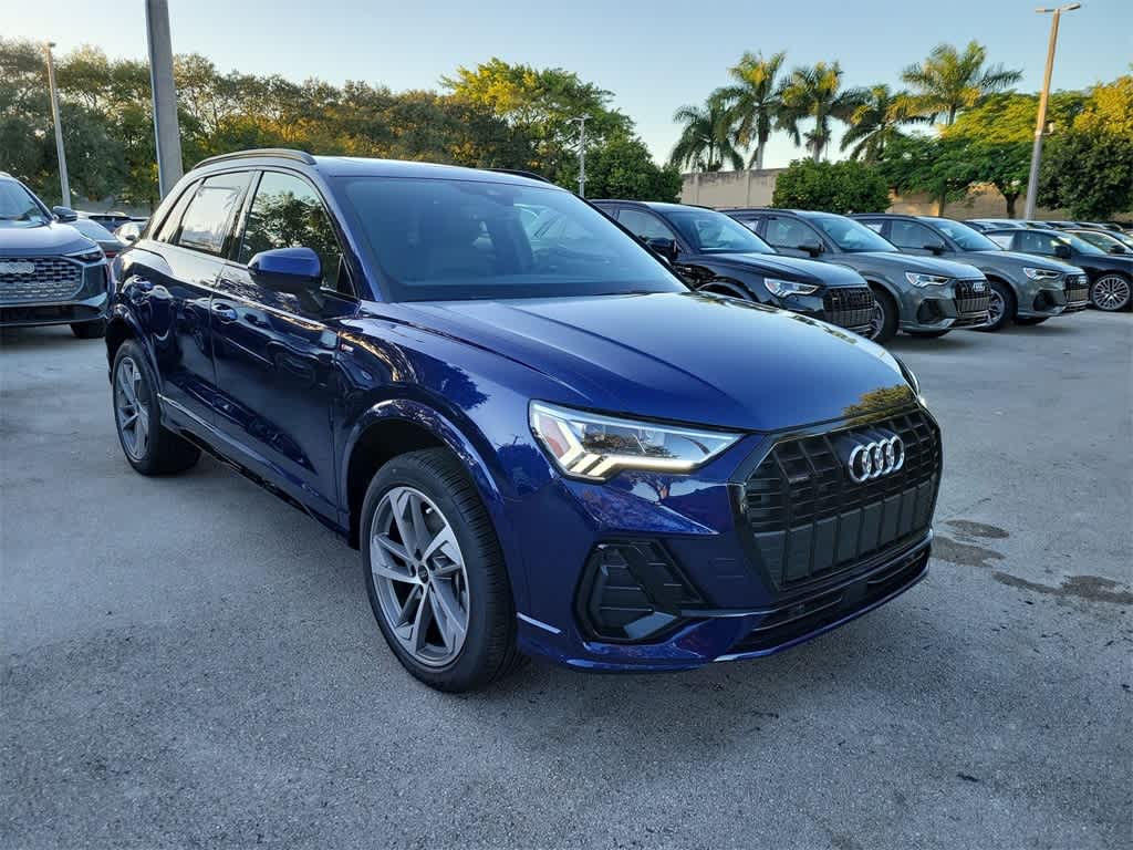 Thumbnail: 2025 Audi Q3 - 2