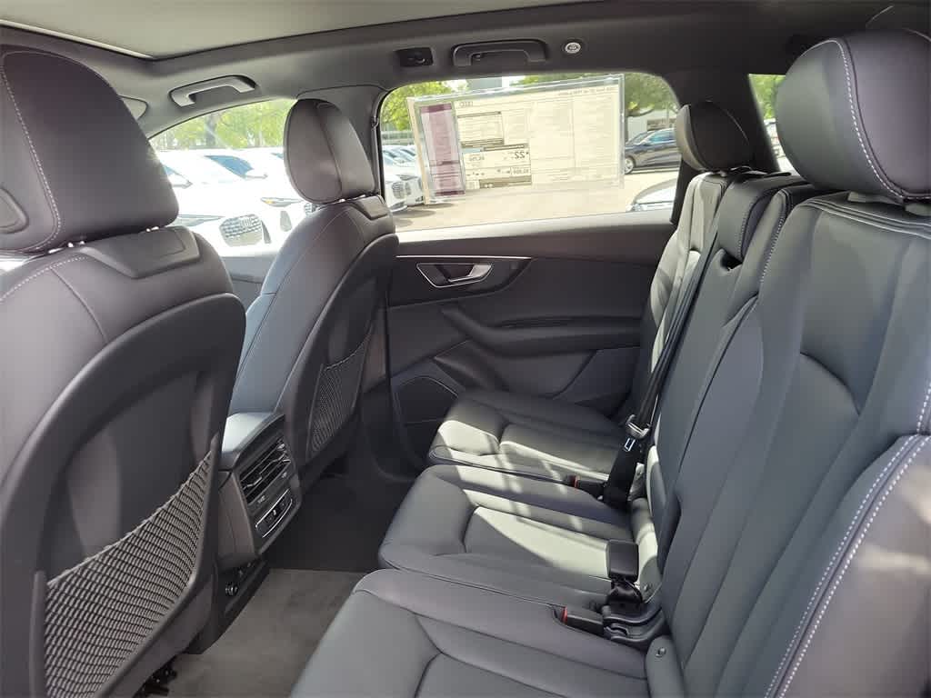 Thumbnail: 2026 Audi Q7 - 12