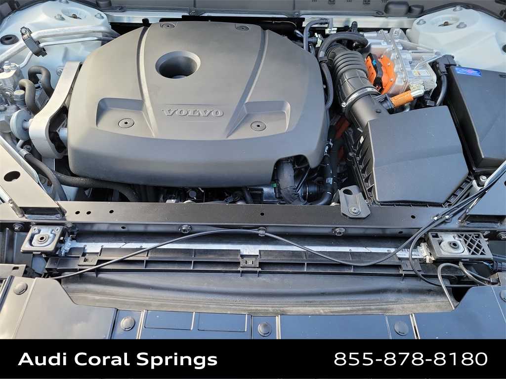 Thumbnail: 2022 Volvo XC60 - 17