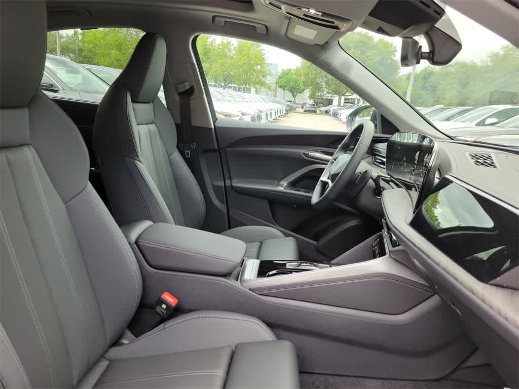 Thumbnail: 2025 Audi Q5 - 14