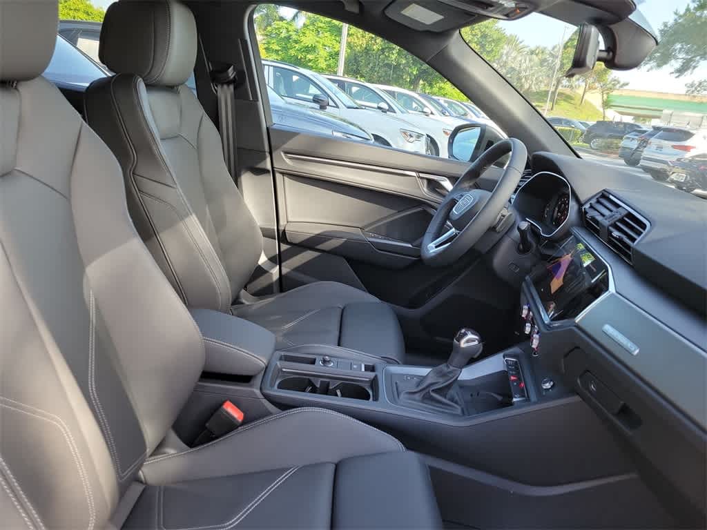 Thumbnail: 2025 Audi Q3 - 14