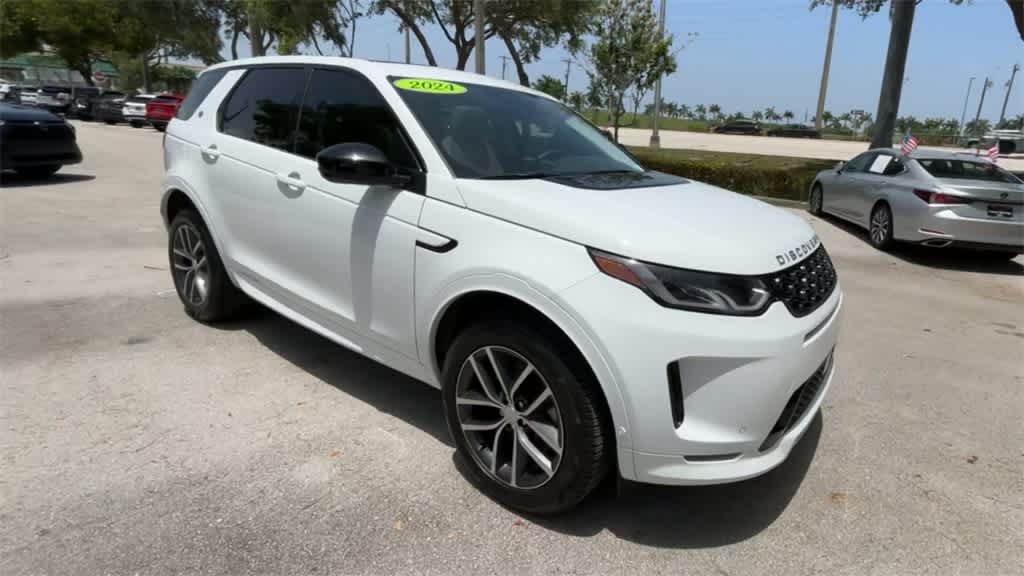 2024 Land Rover Discovery Sport S 2