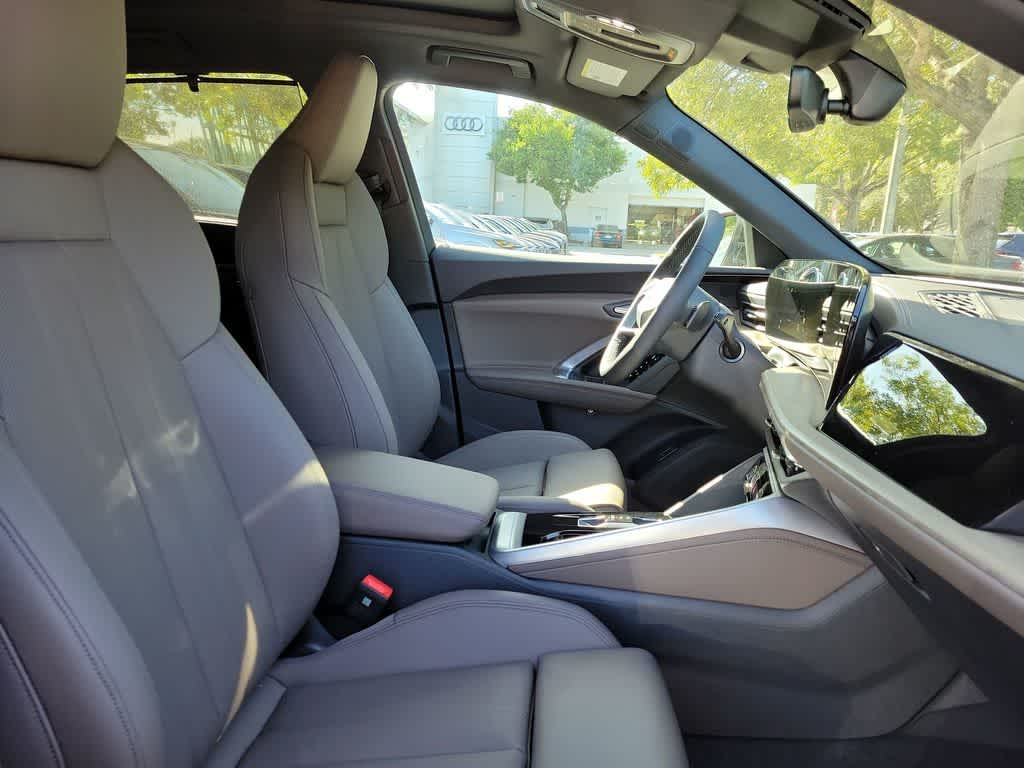 Thumbnail: 2025 Audi Q5 - 22