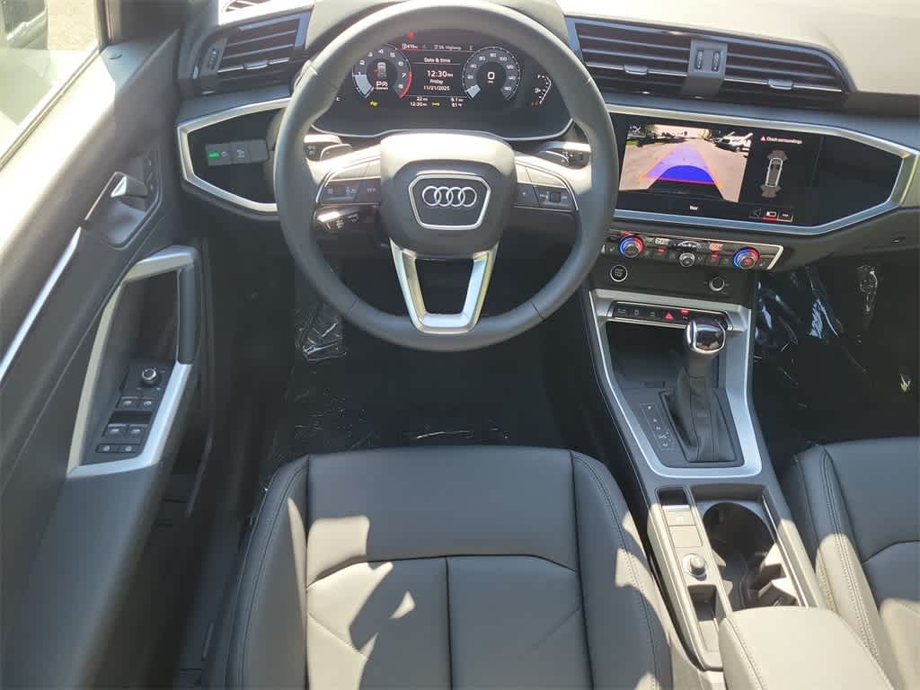 Thumbnail: 2025 Audi Q3 - 18