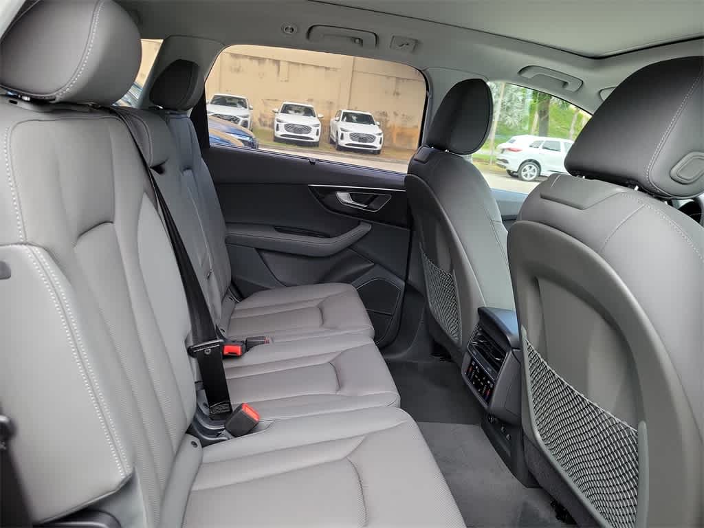 Thumbnail: 2026 Audi Q7 - 13