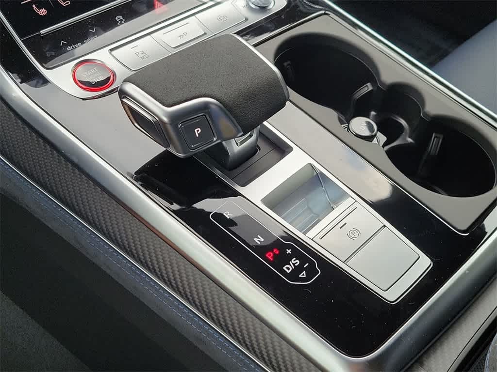 Thumbnail: 2026 Audi RS Q8 - 25