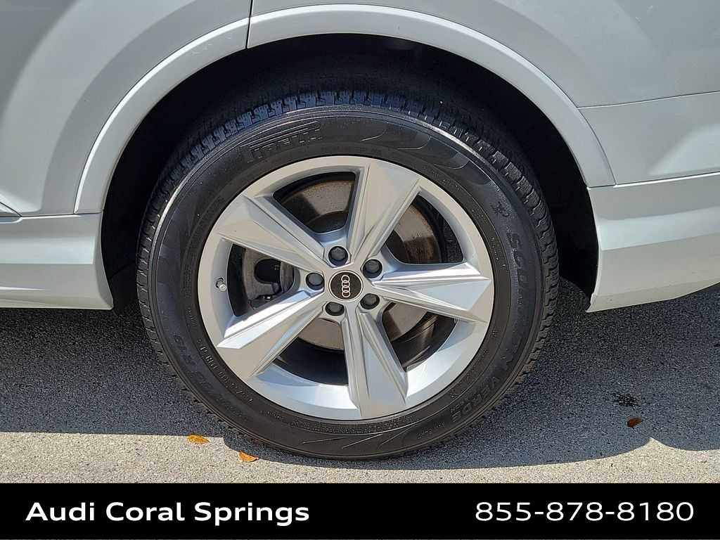 Thumbnail: 2023 Audi Q7 - 16