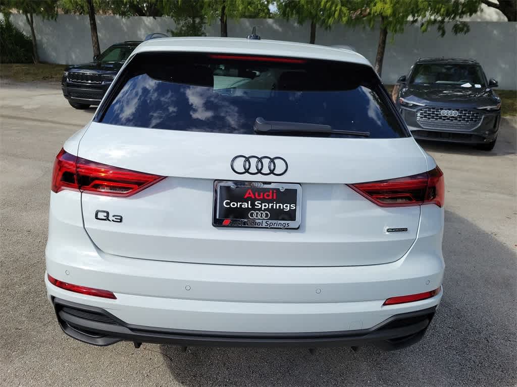 Thumbnail: 2025 Audi Q3 - 13