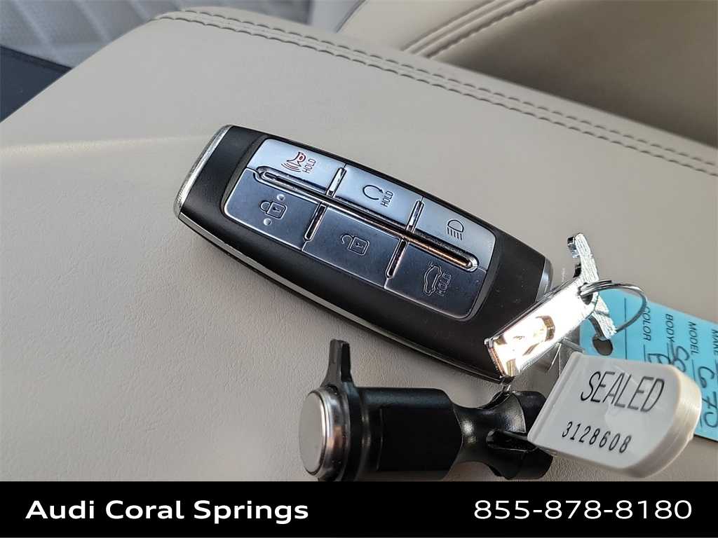 Thumbnail: 2023 Genesis G70 - 28