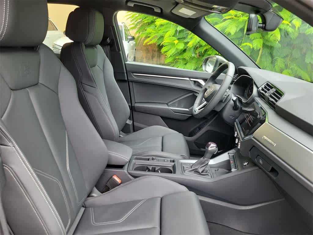 Thumbnail: 2025 Audi Q3 - 22