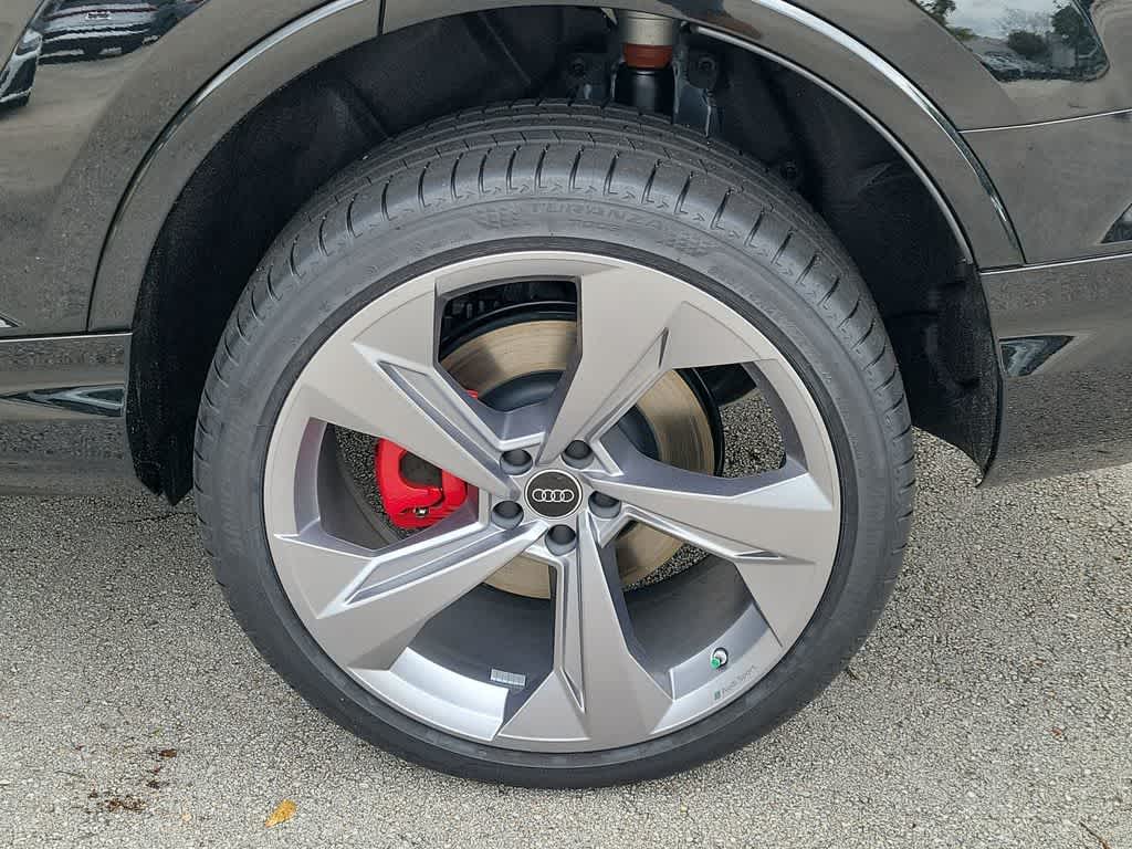 Thumbnail: 2026 Audi Q7 - 16