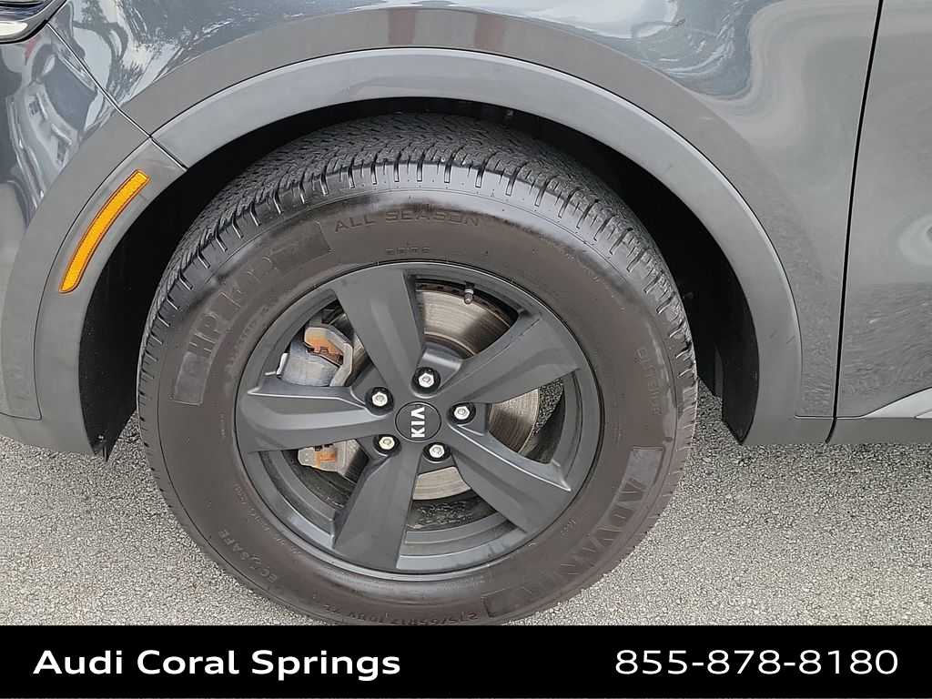 Thumbnail: 2021 Kia Sorento - 16