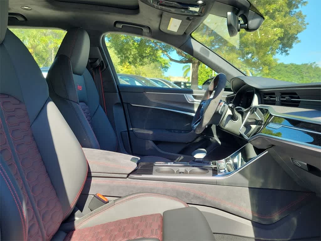 Thumbnail: 2026 Audi RS 6 - 22