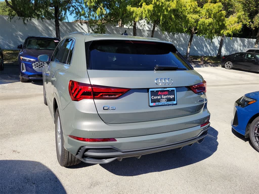 Thumbnail: 2025 Audi Q3 - 12