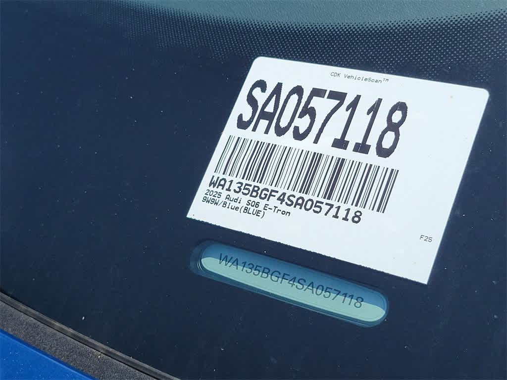 Thumbnail: 2025 Audi SQ6 e-tron - 21