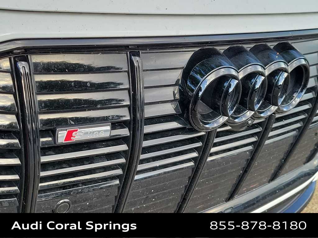 Thumbnail: 2023 Audi e-tron S - 21