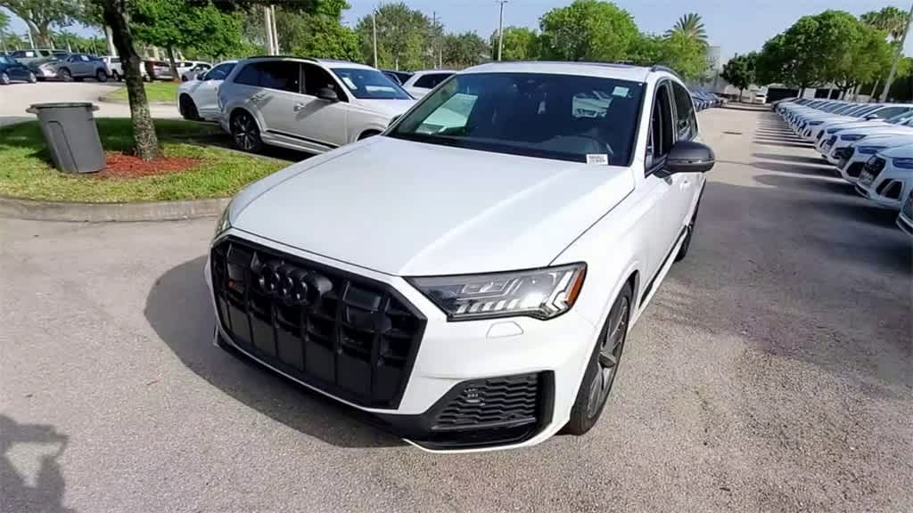 Thumbnail: 2023 Audi SQ7 - 4